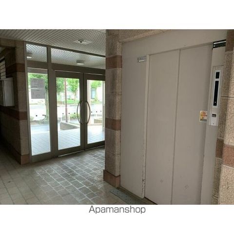 グリーンシティ岩倉の玄関写真