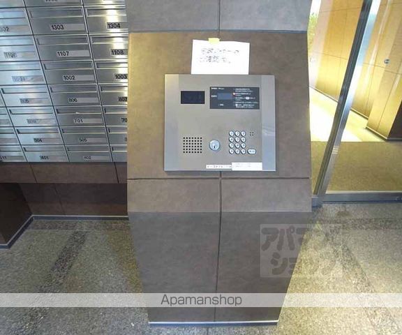 クリスタルグランツ京都高辻の玄関写真