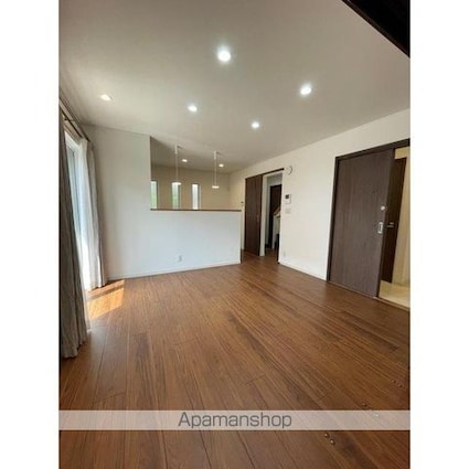 大泉町４丁目貸家[3SLDK/77.84m2]のリビング・居間1