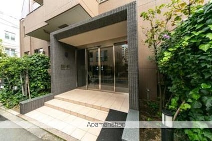 コートレアル三田綱町[1LDK/44.88m2]のエントランス