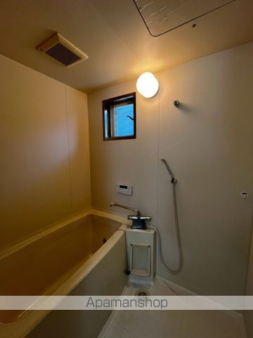 新在家メゾネットの内装写真