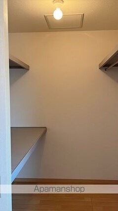 和歌山県和歌山市紀三井寺[2LDK/68.93m2]の収納