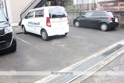 サンフォレスト木之庄[2K/33.12m2]の駐車場