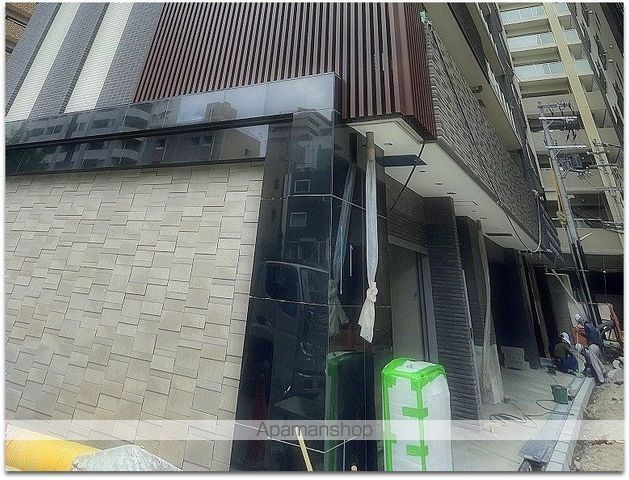 ラドゥセール谷町の玄関写真