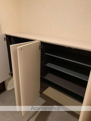アンジュール徳丸Ｂ棟[2LDK/61.94m2]の玄関