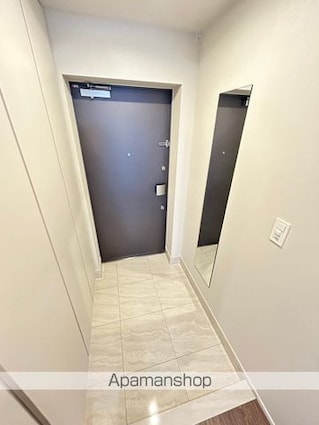 クレストコート上野[2LDK/50.66m2]の玄関