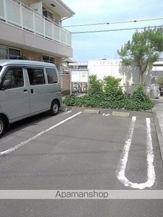 シャン・ミリューⅡＤ[1R/33.15m2]の駐車場