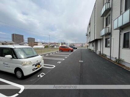 リベル松縄[1LDK/42.57m2]の駐車場