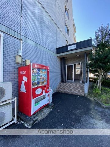ステップVIIIの玄関写真