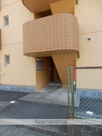 マンションヒカリIIの玄関写真
