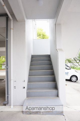 クレール湯渡の玄関写真