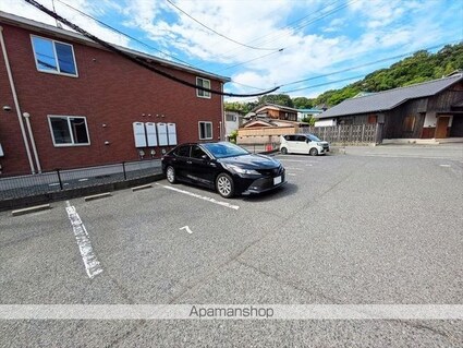 ハイム長田　Ａ棟[1LDK/43.75m2]の駐車場1