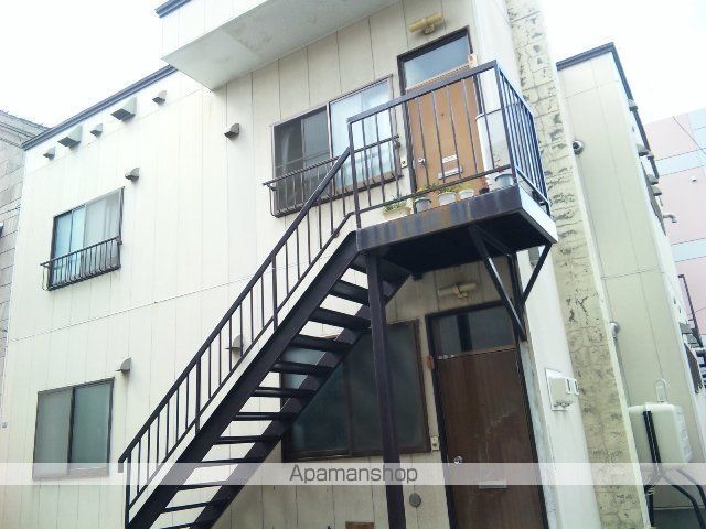 第一坂下マンションの外観写真