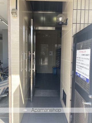 Ｒｅｓｉｄｅｎｃｅ　Ｒ（旧Ｃａｌｍ上幟町）[1R/18.25m2]のエントランス1