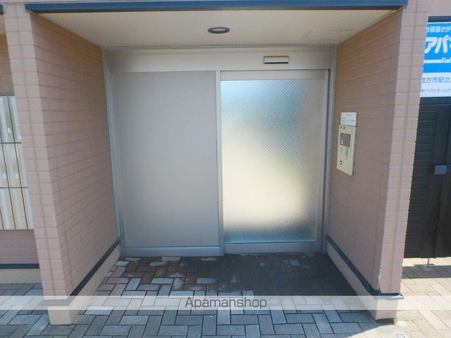 インペリアルビレッジC棟の玄関写真
