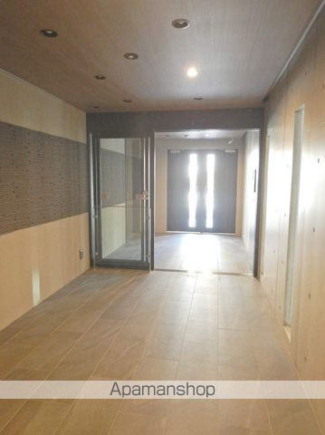 K−クレスト西新町の玄関写真