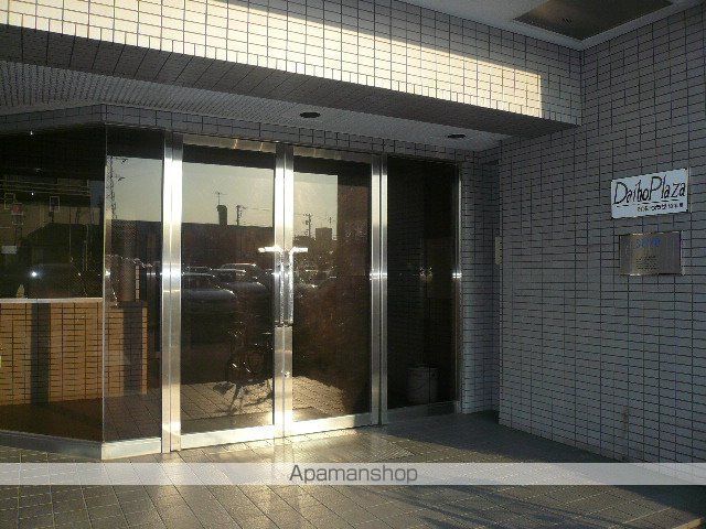 ダイホープラザ橋本IIIの玄関写真