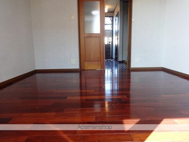 丸井ハイツ崎岡の内装写真
