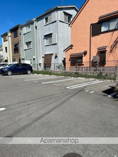 Ｇａｒｄｅｎ　浜プラス[1LDK/42.51m2]の駐車場2