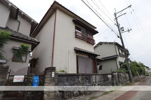 キャットウォークのある庭付き戸建の外観写真