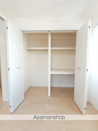 ラ・ドゥサーⅠ[1LDK/37.76m2]の収納