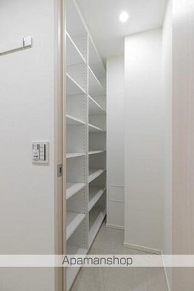 ザ・パークワンズ三軒茶屋[1LDK/36.38m2]の収納1