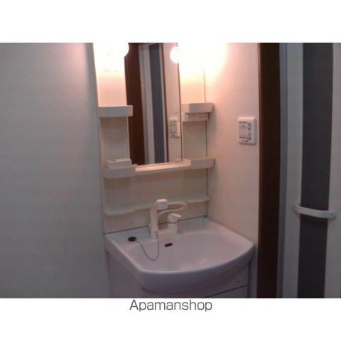 アンプルール ブワ 秀の内装写真