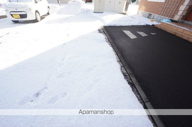 石狩市 2階建 築18年の玄関写真