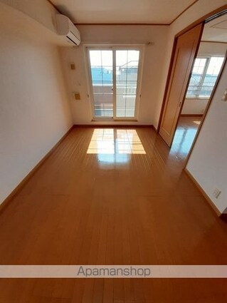 愛媛県新居浜市田の上２丁目[2LDK/58.86m2]のリビング・居間