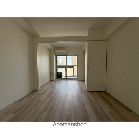 コンフォリア・リヴ淡路町一丁目の内装写真