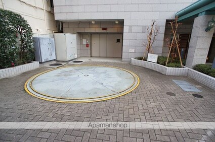 カスタリア新宿御苑[1R/33.57m2]の駐車場