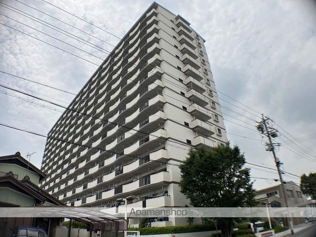 ロイヤルコート半田弐番館の外観写真