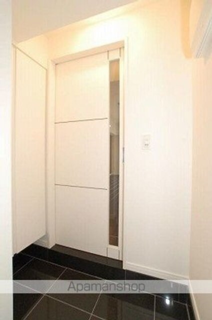 ステージファースト明大前アジールコート[1R/25.9m2]の玄関
