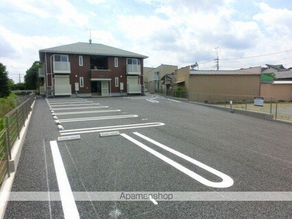 ティアラ　中丸[1LDK/32.6m2]の外観3