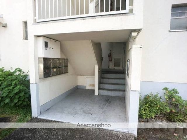 ビレッジハウス佐岡1号棟の玄関写真