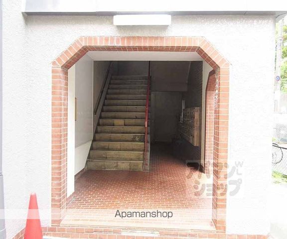 ヤングハイツの玄関写真