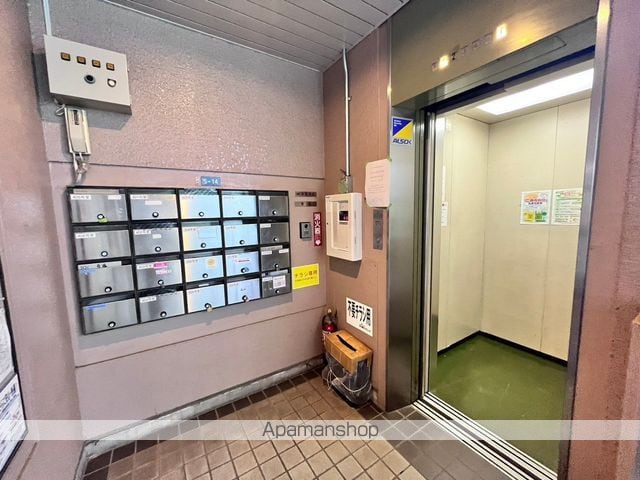 ラークヒルズ湘南の玄関写真