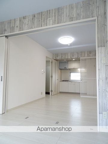 ロイヤルヒルズ成田町の内装写真