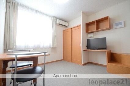 レオパレスＣｈａｍｂｒｅ　Ｓ[1K/23.18m2]のリビング・居間2