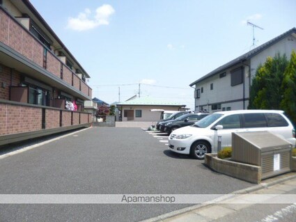 東京都昭島市上川原町３丁目[1LDK/45.04m2]の駐車場