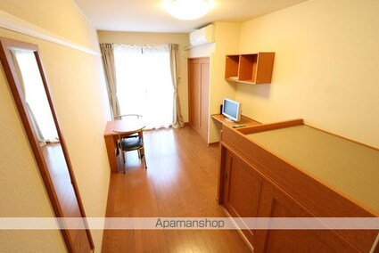 レオパレス八風[1K/22.35m2]のリビング・居間1