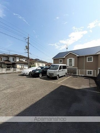 エーデルハイムＥ[2LDK/58.53m2]の駐車場