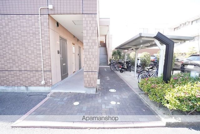モアクレストの玄関写真