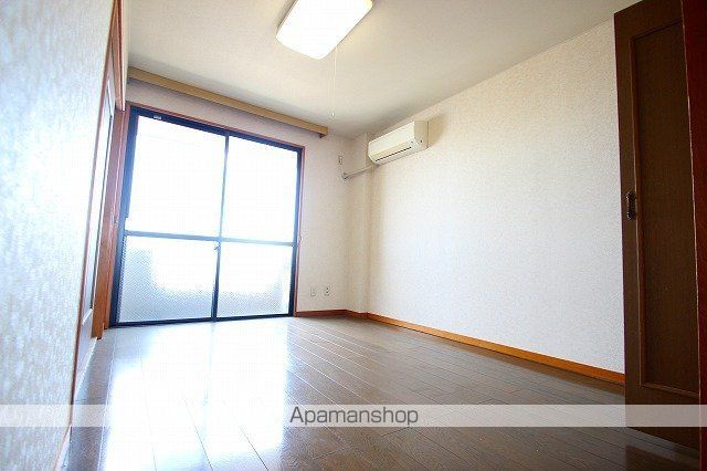 リエス鶴瀬の内装写真