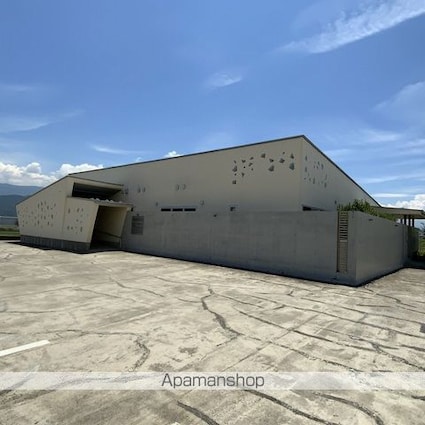 ＰＡＬＡＣＥ　ＢＬＵＥ　ＳＫＹ　Ｃ[2DK/43.69m2]の周辺3