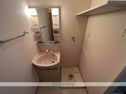 リビングタウン長久保　Ｂ[2LDK/52.4m2]の洗面所