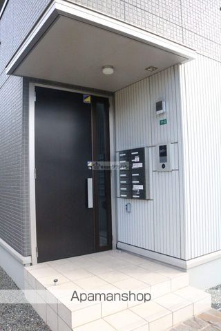 KRANE A棟の玄関写真