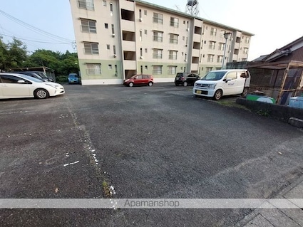 梅ヶ丘マンション[2LDK/46.68m2]の駐車場3