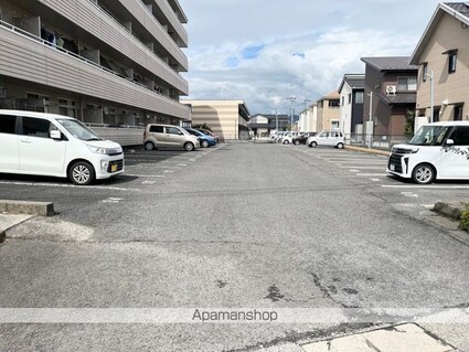 エクロール西前[2DK/49.68m2]の駐車場2