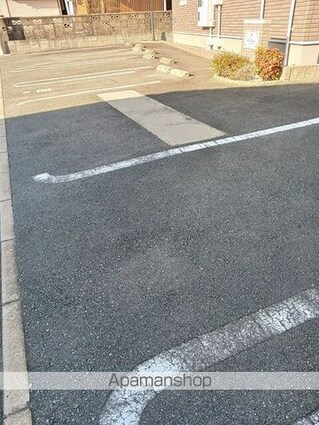 サンフラワーⅢ[1LDK/49.14m2]の駐車場